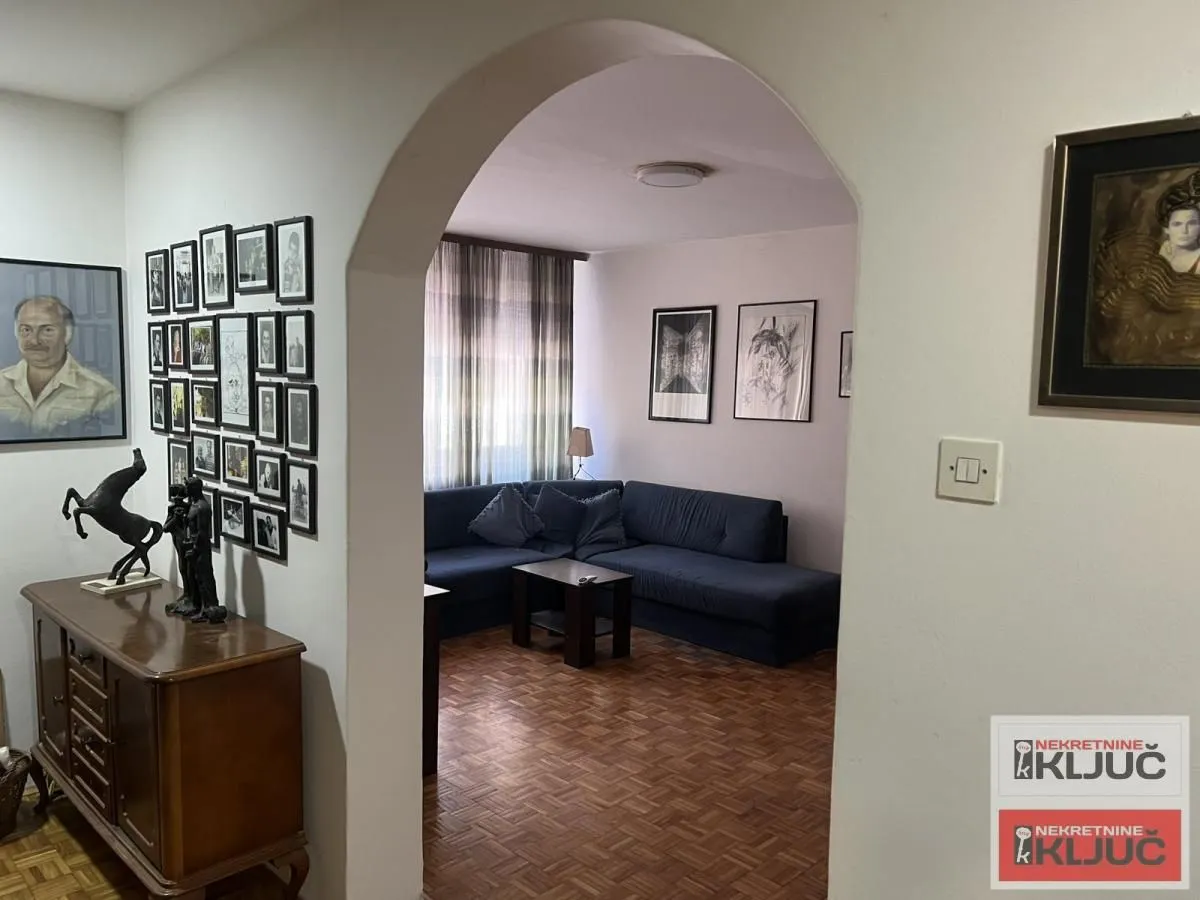 Prodaja, trosoban stan, 75m², Petrovaradin, Novi Sad