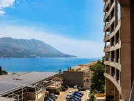 Izdavanje, dvosoban stan, 76m², Bečići, Budva - image 9