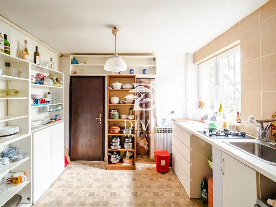 Prodaja, četvorosoban stan, 336m², Zeleno Brdo, Zvezdara Sve Podlokacije