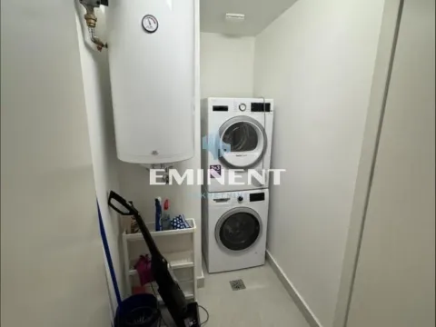 Izdavanje, trosoban stan, 86m², Savski Venac, Beograd - image 9