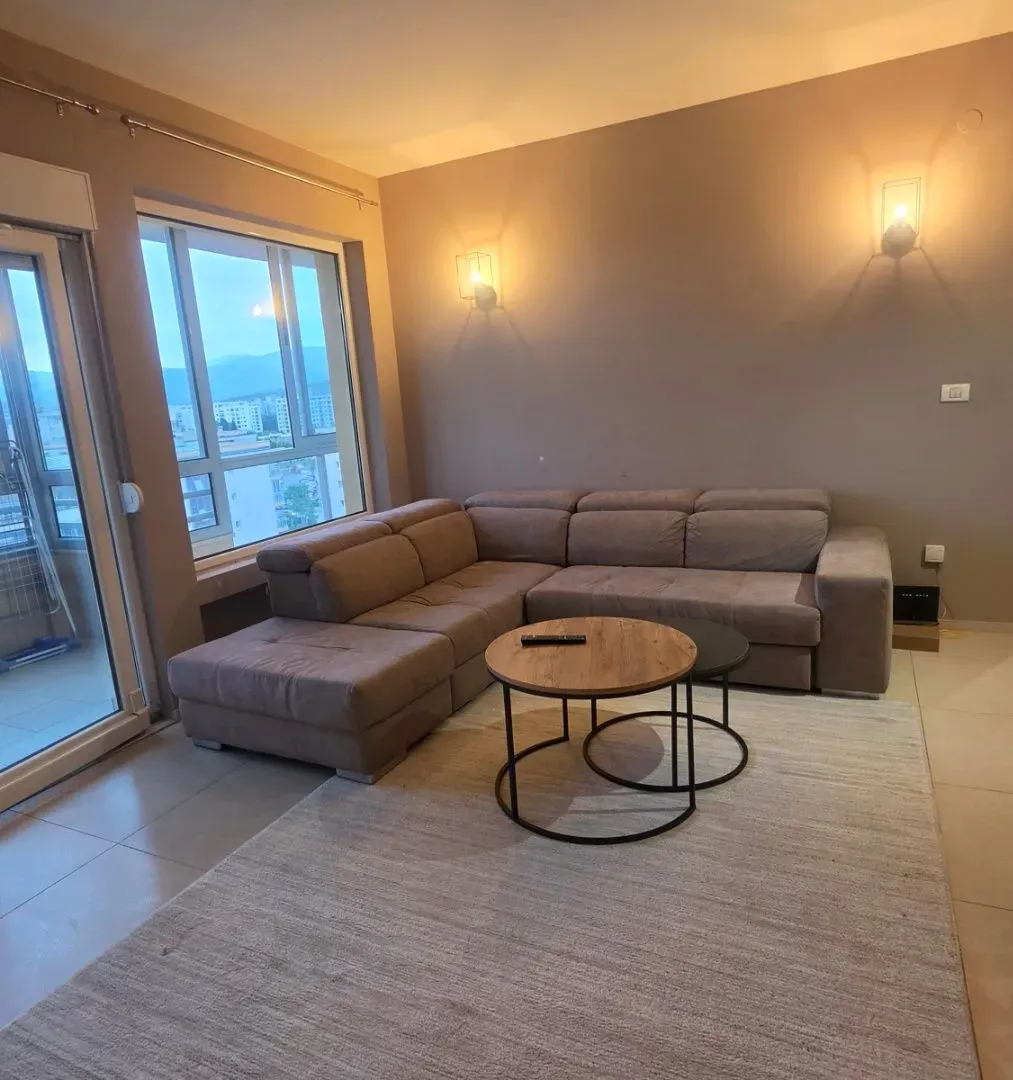 Izdavanje, dvosoban stan, 70m², City Kvart, Podgorica