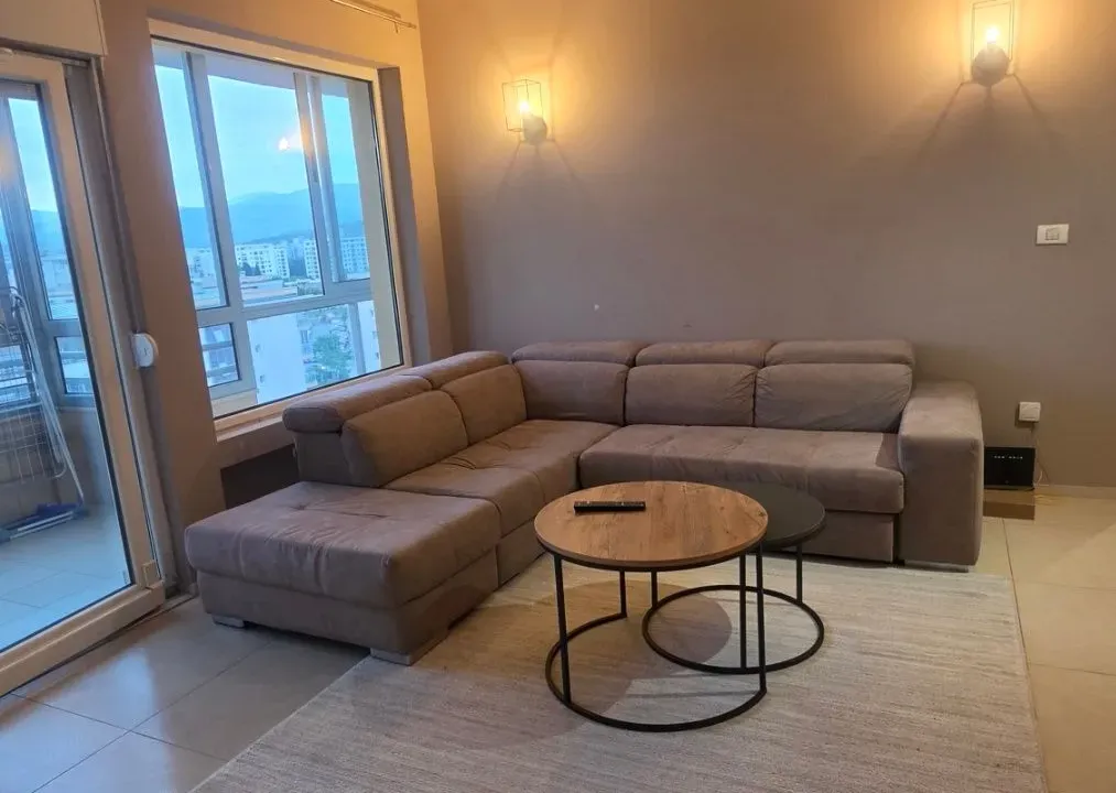 Izdavanje, dvosoban stan, 70m², City Kvart, Podgorica