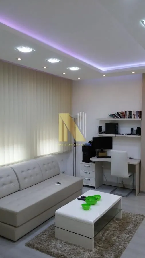 Izdavanje, dvosoban stan, 45m², Novi Sad, Srbija