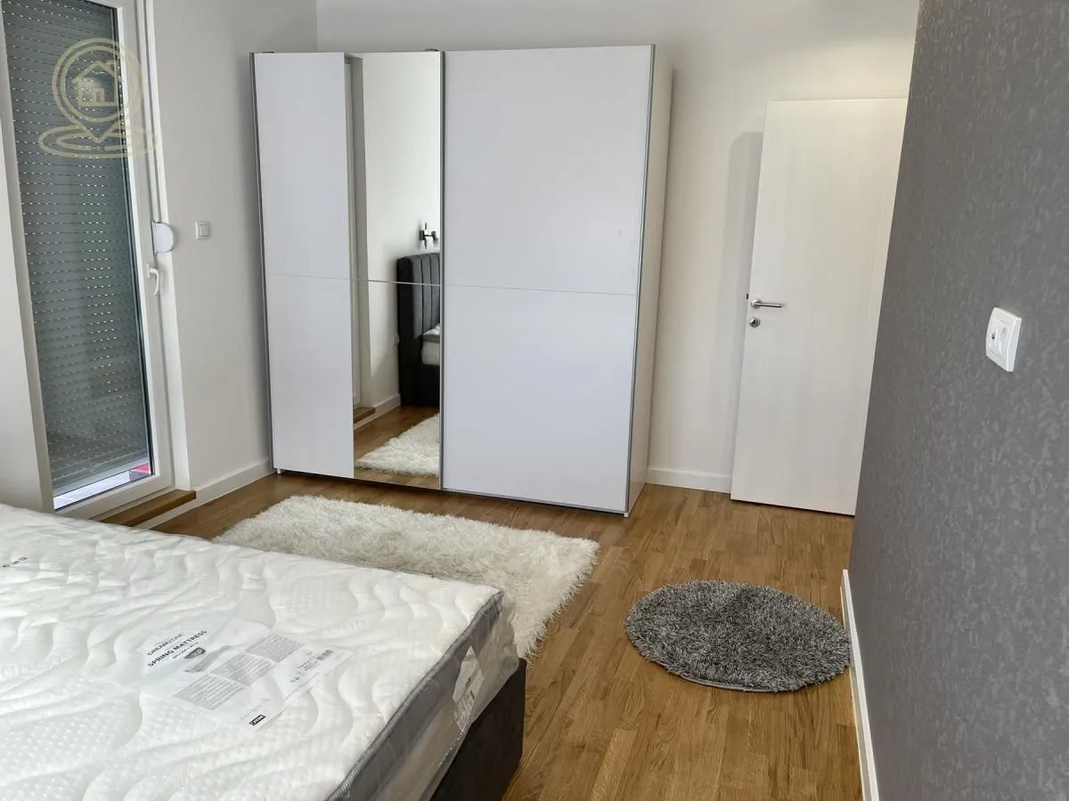 Prodaja, četvorosoban stan, 101m², Salajka, Novi Sad Sve Podlokacije