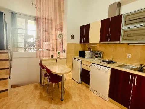 Prodaja, jednosoban stan, 46m², Donja Lastva, Tivat - image 1