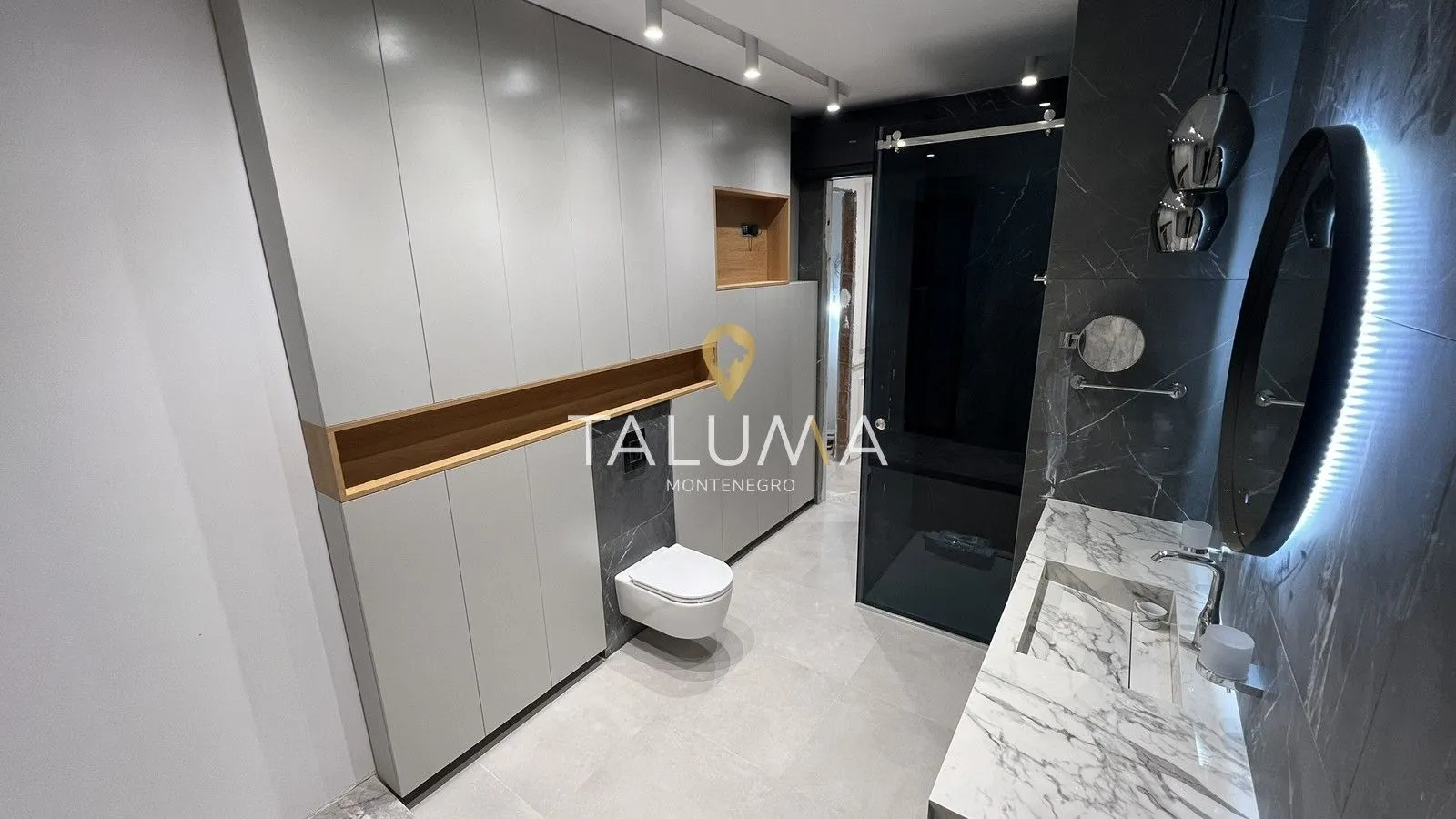 Sale, house, 270m², Gornja Gorica, Podgorica