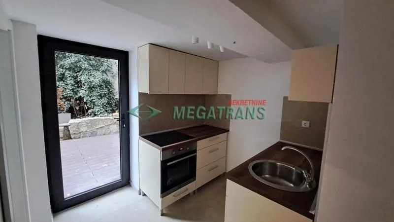 Rent, house, 247m², Petrovaradin, Novi Sad