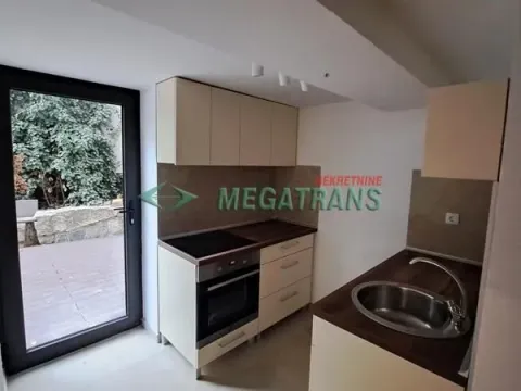 Izdavanje, kuća, 247m², Petrovaradin, Novi Sad - image 7