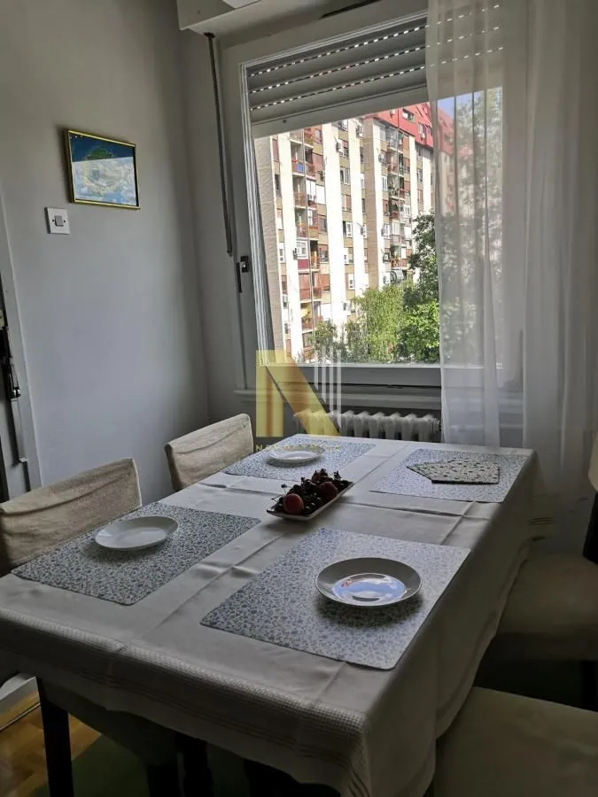 Izdavanje, dvosoban stan, 51m², Bulevar Oslobodjenja, Novi Sad Sve Podlokacije