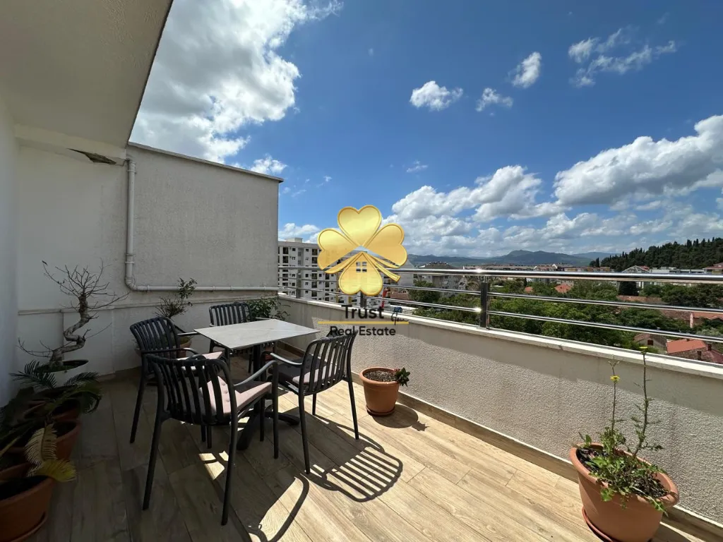 Prodaja, trosoban stan, 195m², Pobrežje, Podgorica