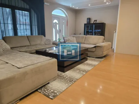 Prodaja, kuća, 470m², Ćuprija, Srbija