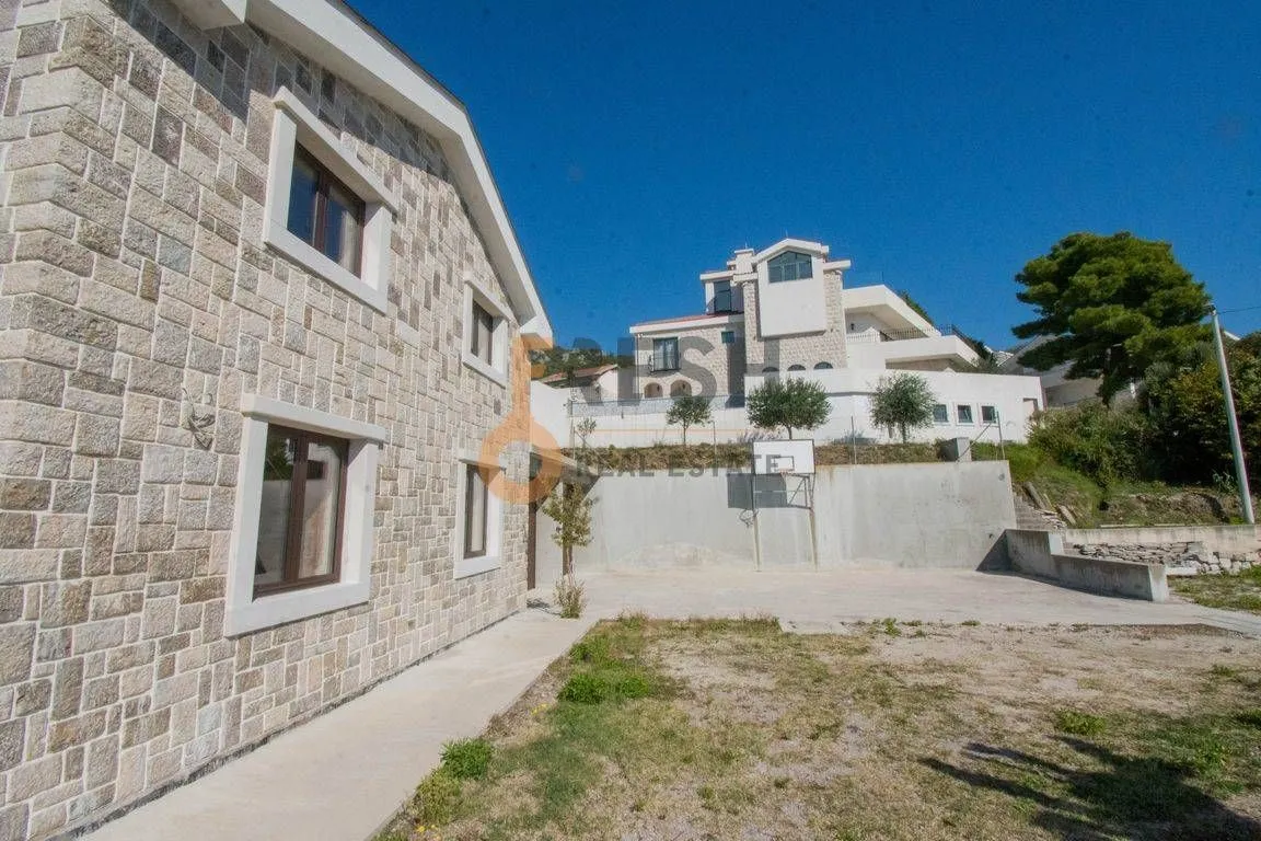 Prodaja, kuća, 300m², Herceg Novi, Crna Gora