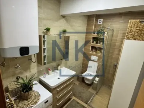 Prodaja, trosoban stan, 87m², Stari Aerodrom, Podgorica - image 10