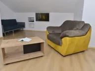 Izdavanje, četvorosoban stan, 208m², Marići, Tivat - image 7