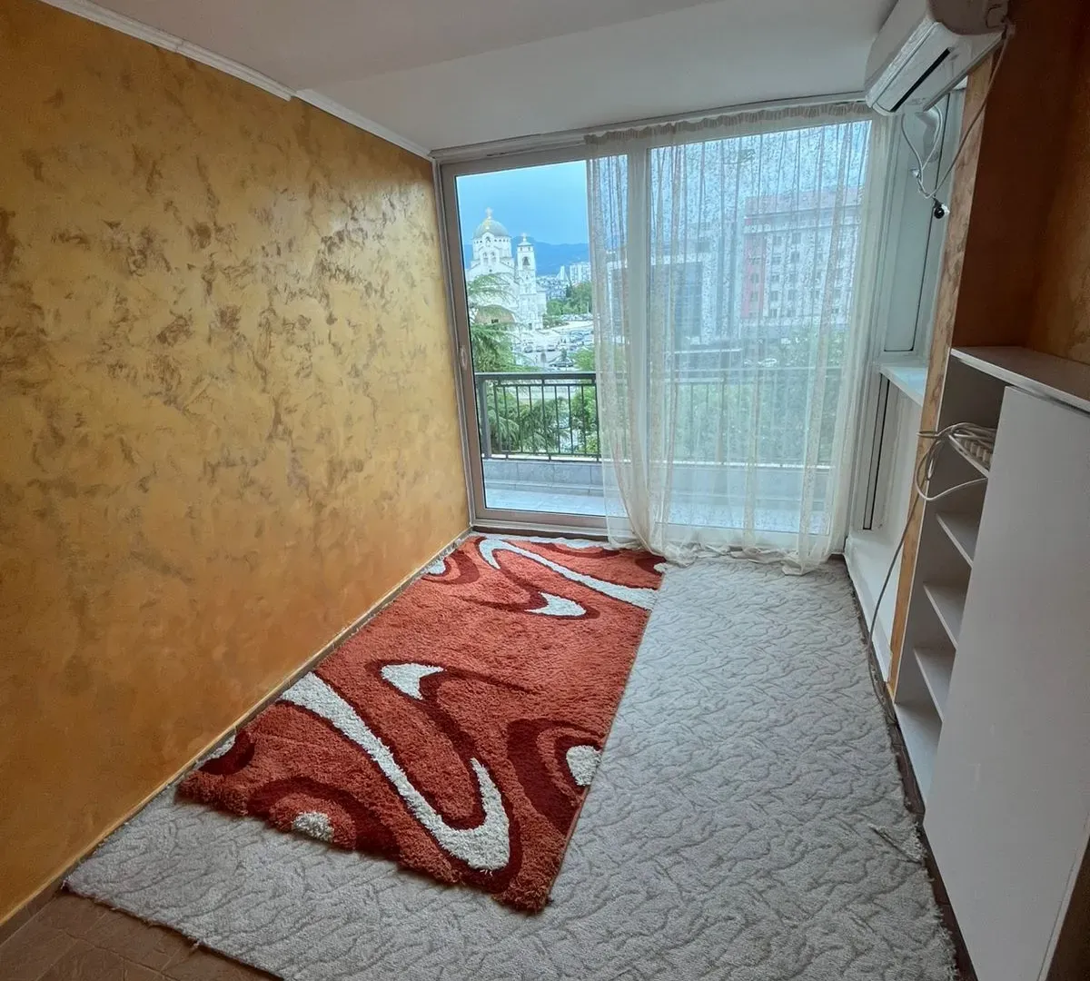 Izdavanje, jednosoban stan, 47m², Blok 5, Podgorica