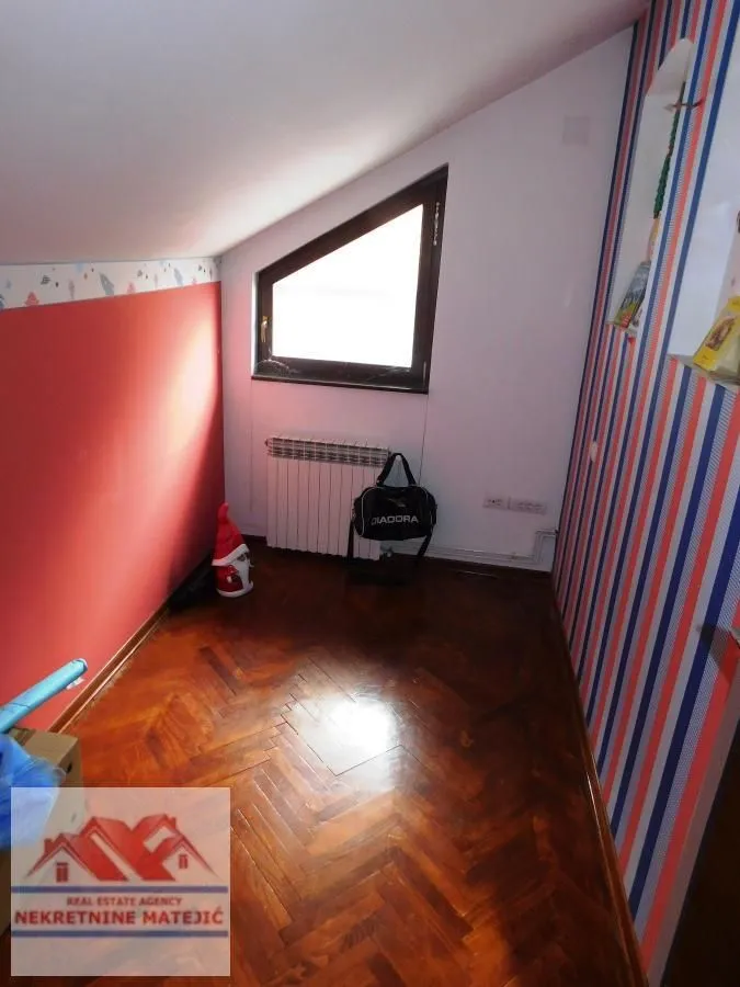 Prodaja, kuća, 300m², Kragujevac, Srbija
