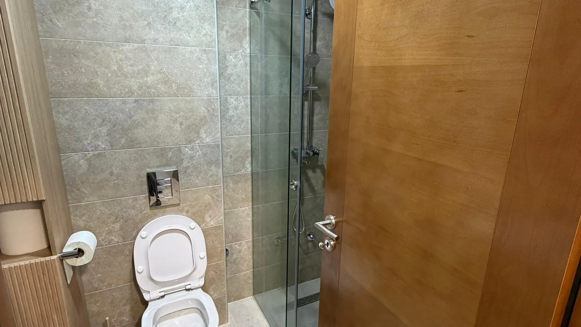 Izdavanje, dvosoban stan, 45m², Centar, Cetinje