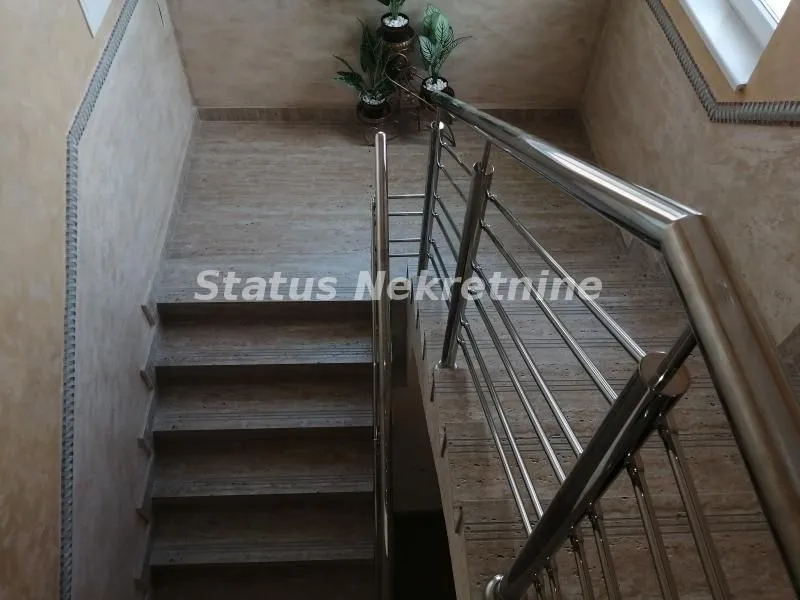 Rent, office space, 300m², Kać, Novi Sad Sve Podlokacije