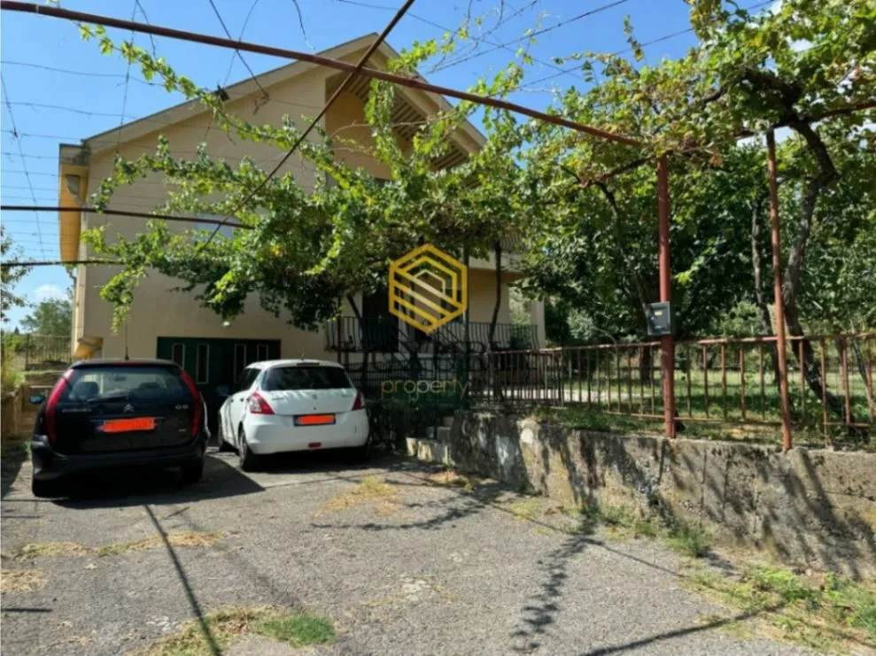 Rent, house, 150m², Rogami, Podgorica