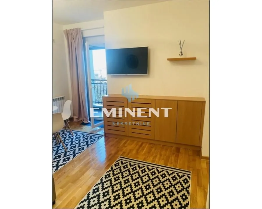 Izdavanje, dvosoban stan, 43m², Tašmajdan, Palilula Sve Podlokacije