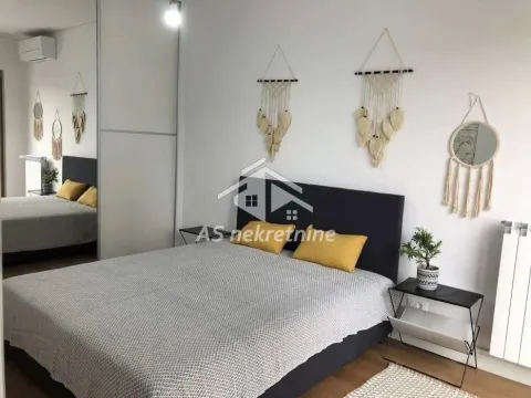 Rent, two bedroom apartment, 54m², Savski Venac, Beograd - image 11