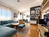 Prodaja, trosoban stan, 81m², Stari Aerodrom, Podgorica - image 1