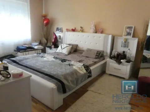 Prodaja, kuća, 380m², Pivara, Jagodina - image 46