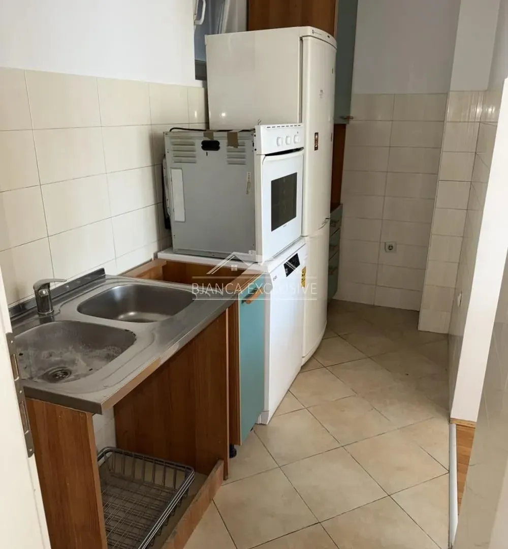 Prodaja, četvorosoban stan, 90m², Đeram Pijaca, Beograd