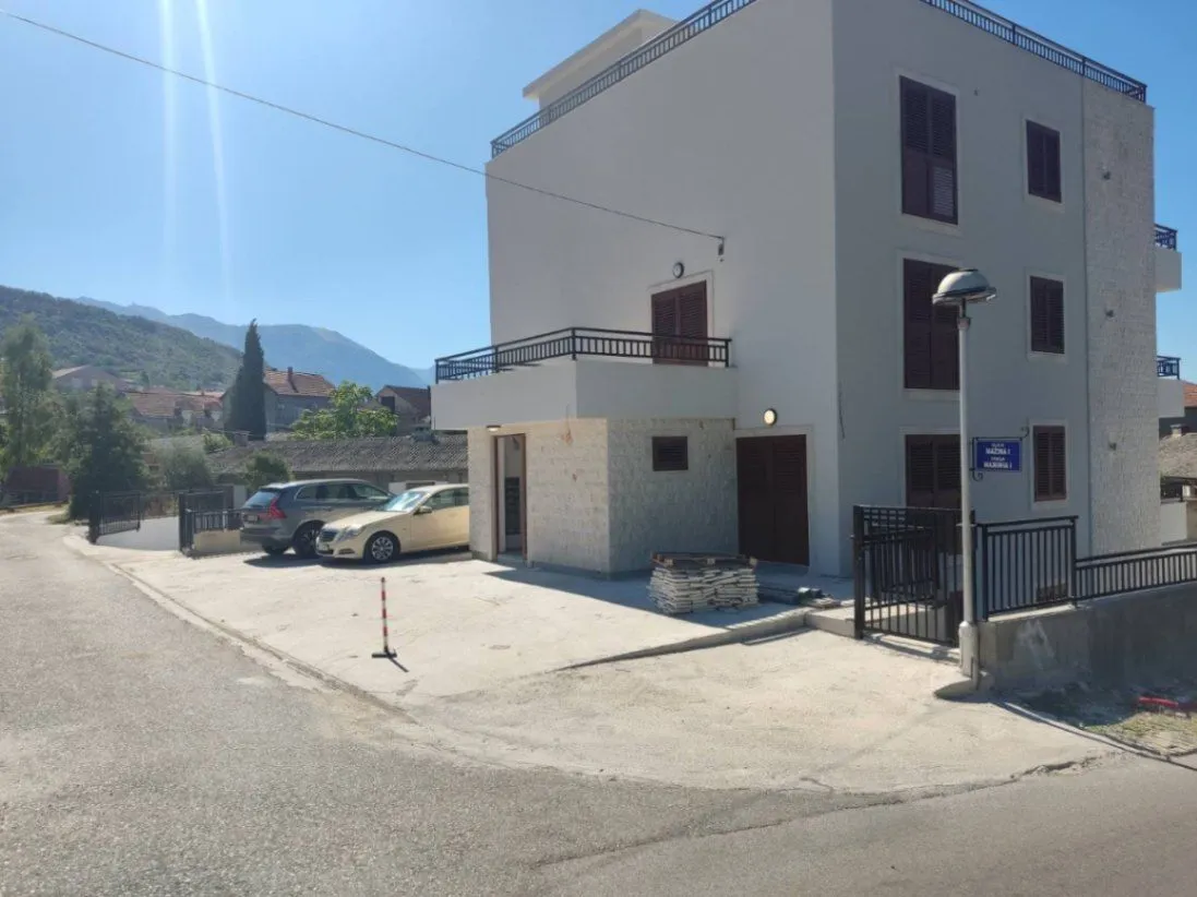 Prodaja, trosoban stan, 107m², Mažina, Tivat