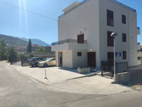 Sale, three bedroom apartment, 107m², Mažina, Tivat - image 3