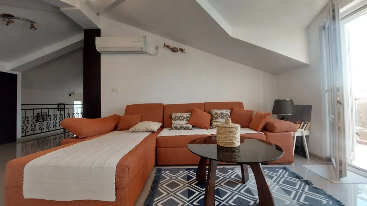 Rent, two bedroom apartment, 80m², Centar, Tivat