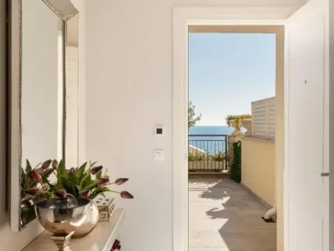 Izdavanje, kuća, 115m², Luštica Bay, Tivat - image 10