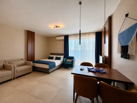 Izdavanje, garsonjera, 35m², Rafailovići, Budva - image 17