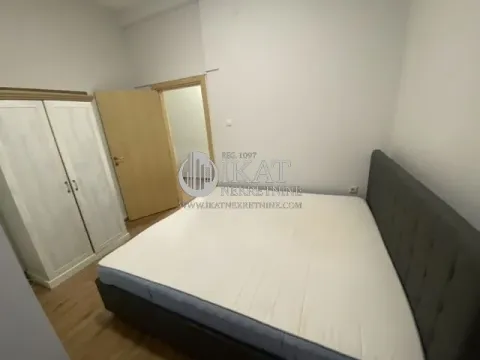 Izdavanje, trosoban stan, 75m², Zemun Gornji Grad, Zemun Sve Podlokacije - image 12