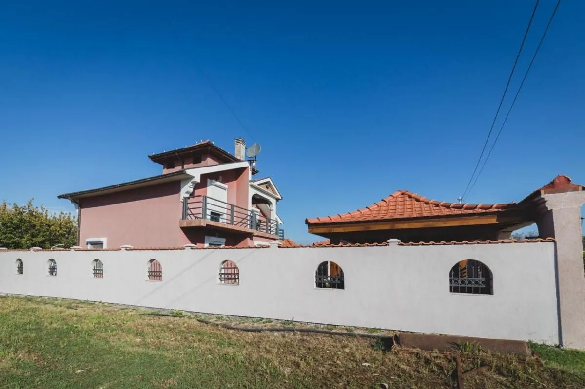 Prodaja, kuća, 200m², Donji Kokoti, Podgorica