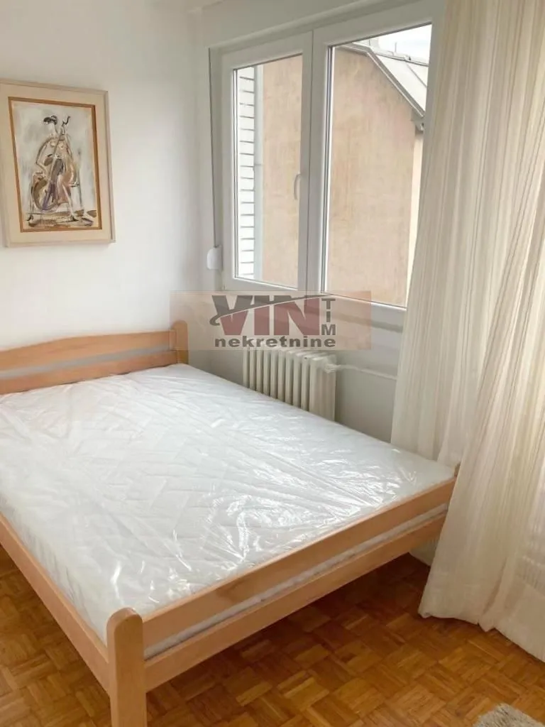 Izdavanje, garsonjera, 28m², Šumice, Beograd