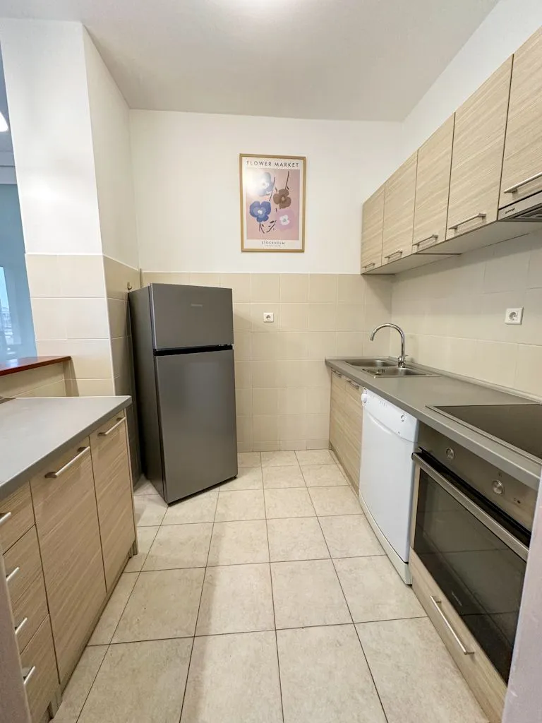 Izdavanje, dvosoban stan, 100m², Preko Morače, Podgorica