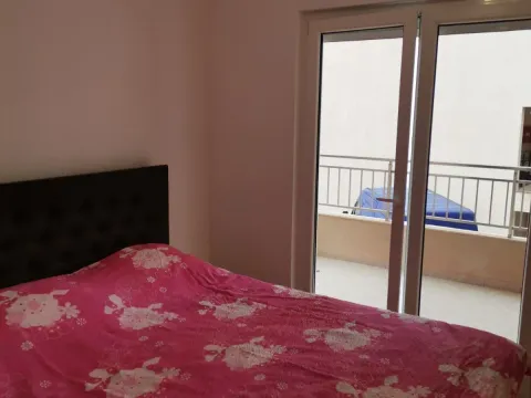 Rent, one bedroom apartment, 50m², Podkošljun, Budva - image 14
