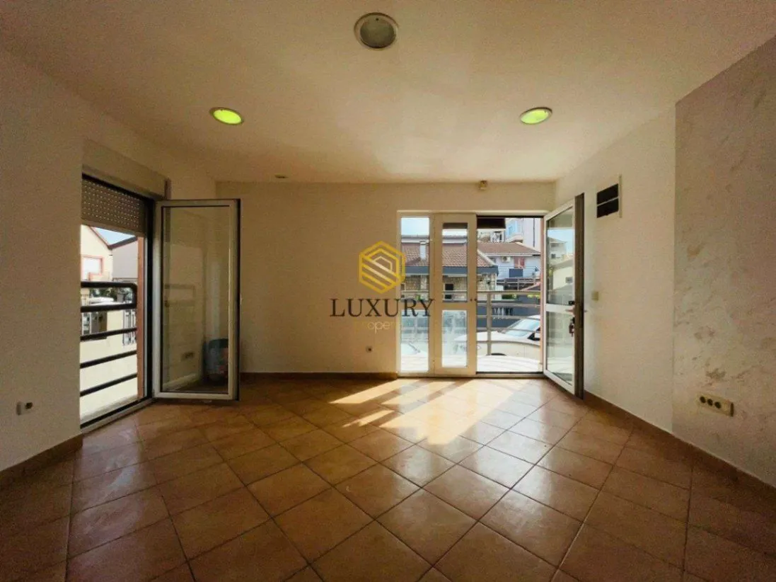 Rent, office space, 73m², Master Kvart, Podgorica