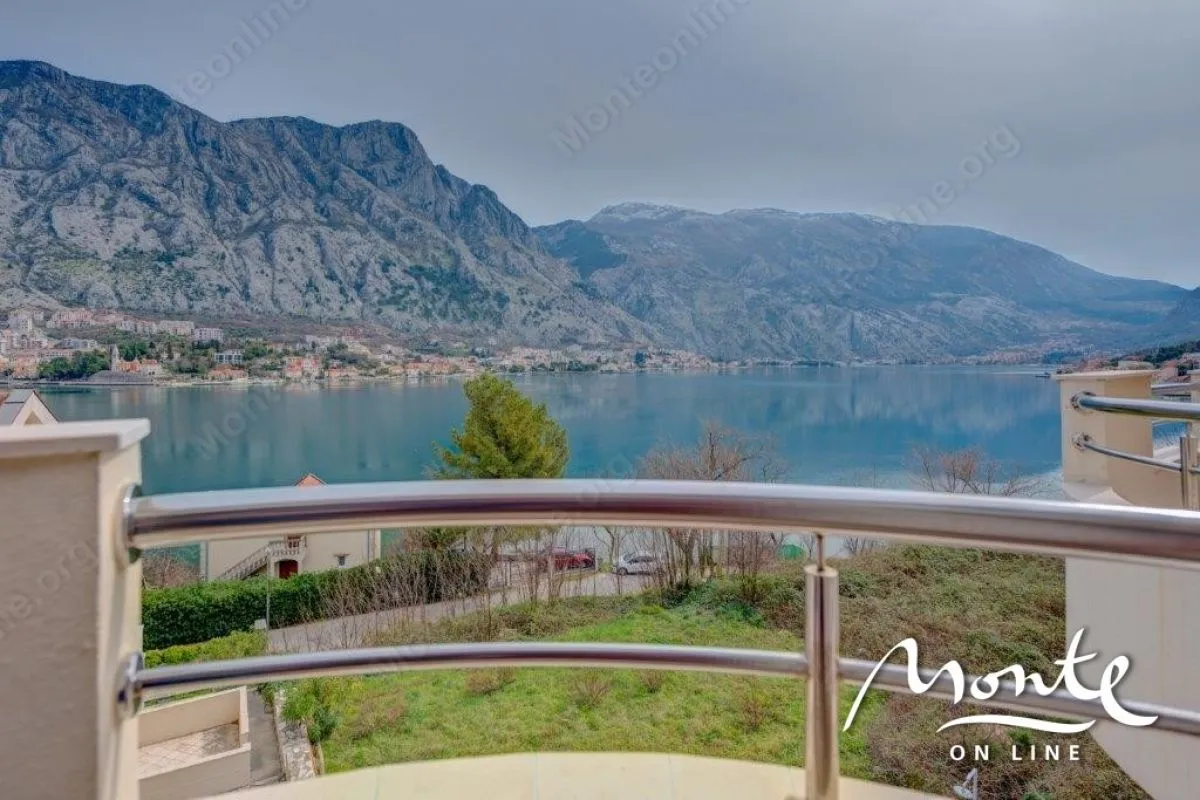 Prodaja,  ugostiteljski objekat, 595m2, Prčanj, Kotor