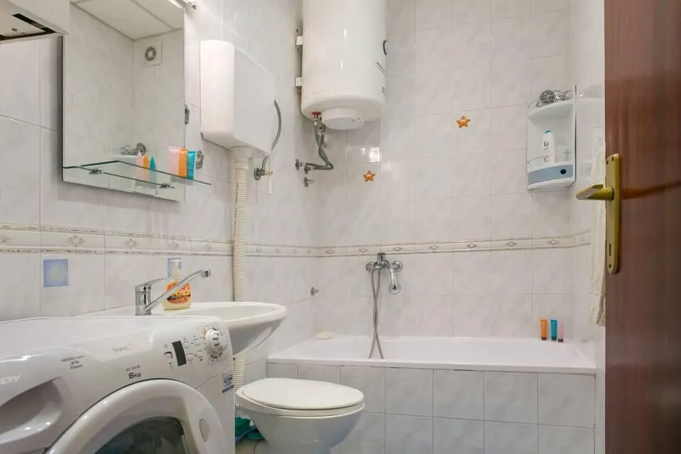 Izdavanje, dvosoban stan, 46m², Đeram Pijaca, Beograd