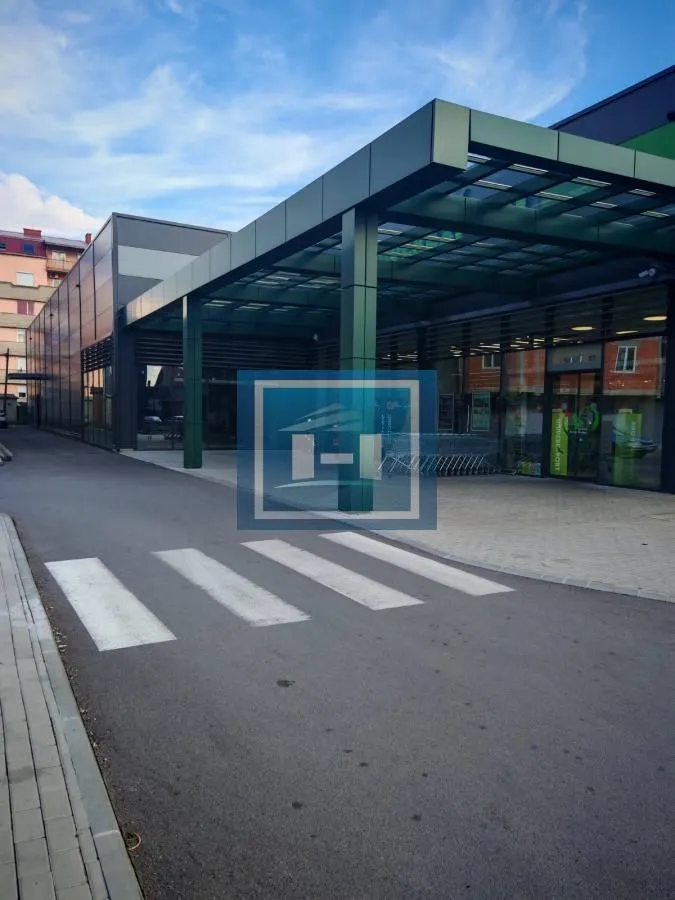Rent, office space, 582m², Jagodnjak, Paraćin