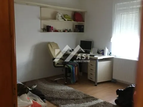 Prodaja, kuća, 250m², Paragovo, Petrovaradin - image 10