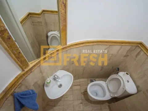 Sale, house, 550m², Zabjelo, Podgorica - image 26