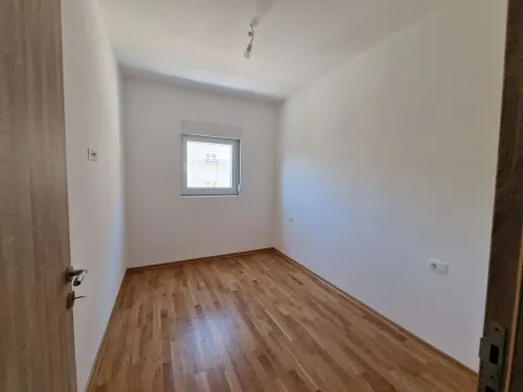 Sale, one bedroom apartment, 37m², Bečići, Budva - image 18