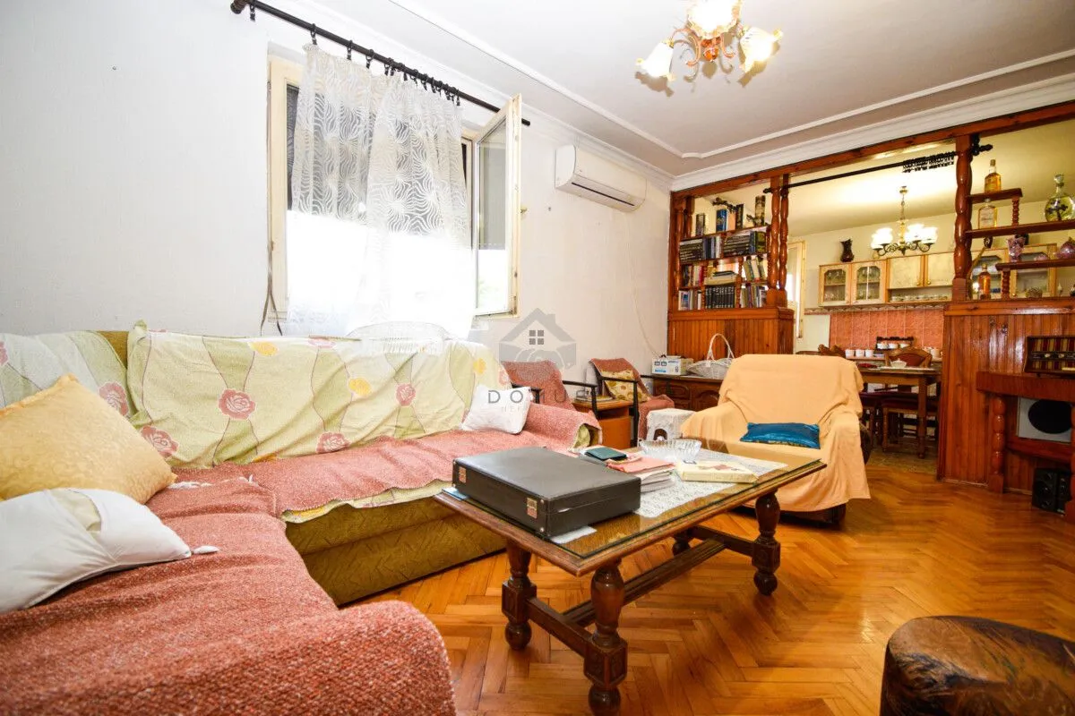 Prodaja, kuća, 250m², Podgorica, Crna Gora