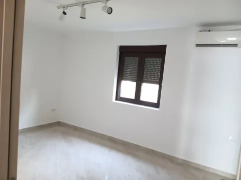 Prodaja, kuća, 180m², Podgorica, Crna Gora - image 21