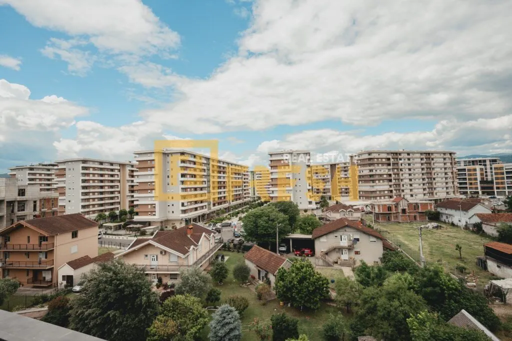 Prodaja, trosoban stan, 131m², Krivi Most, Podgorica