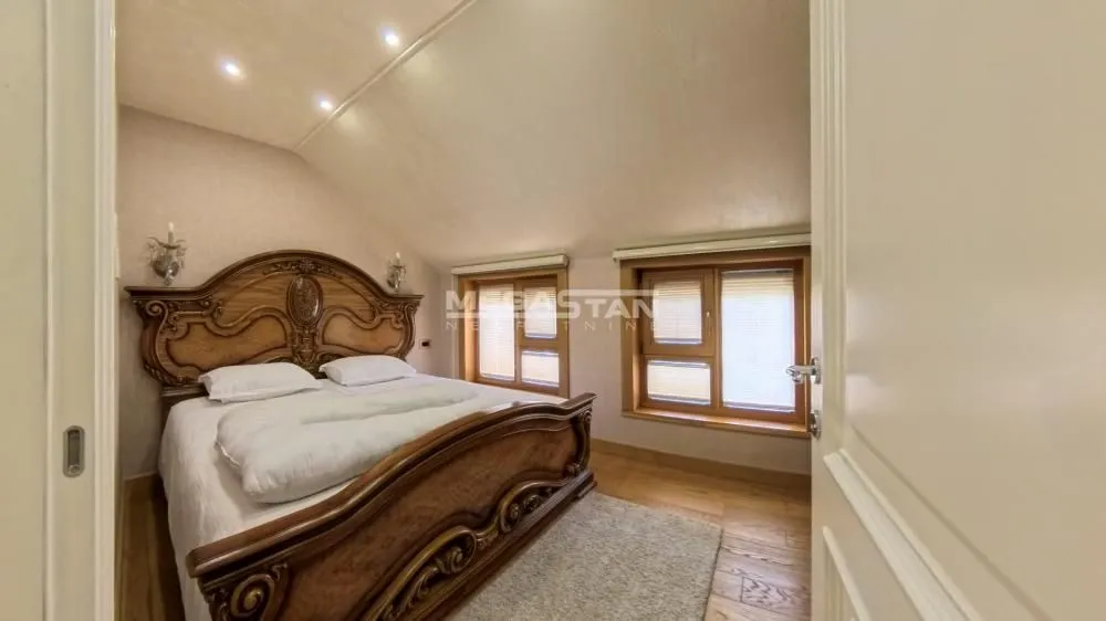 Rent, four bedroom apartment, 107m², Stari Grad, Beograd