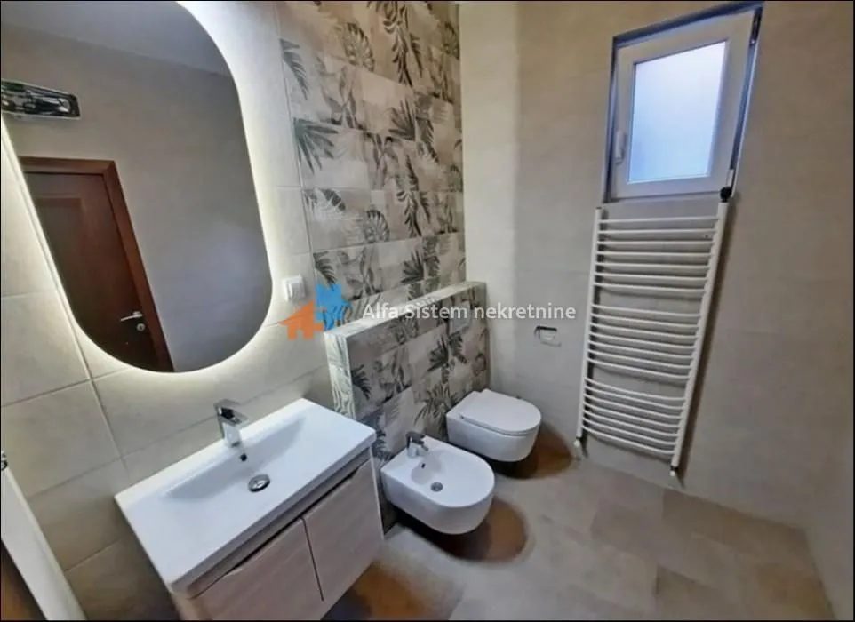 Izdavanje, stan, 172m², Vračar Sve Podlokacije, Beograd